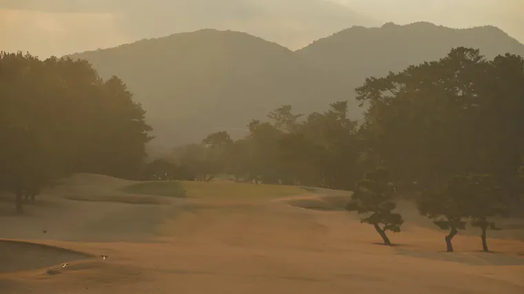 The par 4 fifth hole at Keya GC in Fukuoka on a February afternoon.