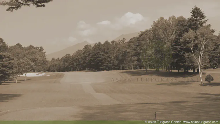 The Karuizawa Golf Club in Nagano prefecture. Karuizawa, at an elevation of 1,000 m, has cool summer temperatures compared to Tokyo.