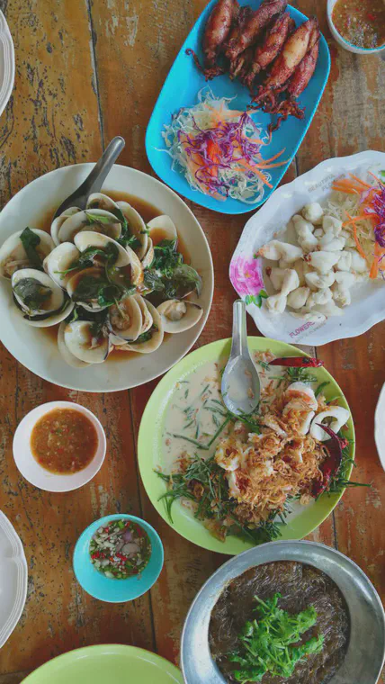 A post-round meal at a nearby oceanside restaurant.