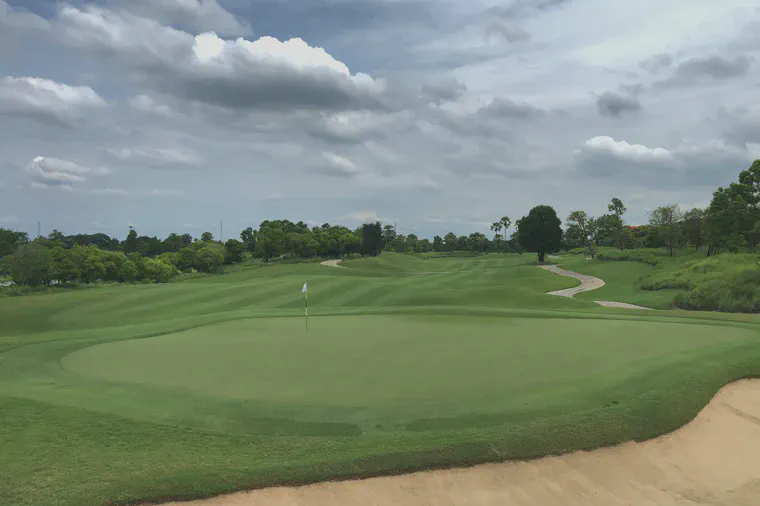 The 6th green at Nikanti GC.