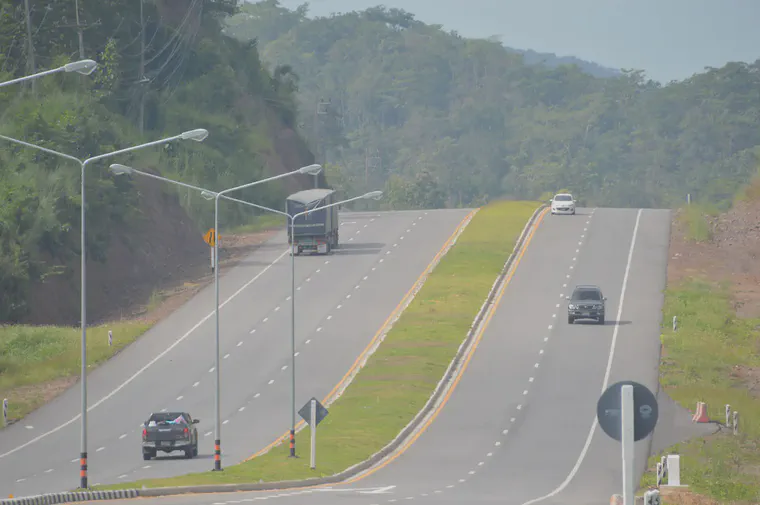 A highway median in Lampang, Thailand, recently sodded with manilagrass (*Zoysia matrella*)