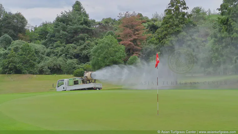 Spouter sprayer in Hiroshima, September