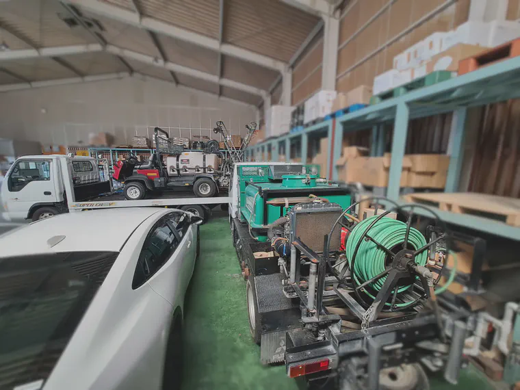 A variety of sprayers are parked at the warehouse at the end of summer. In just a couple weeks, these sprayers will be out on golf courses every day, applying large patch preventatives and winter annual pre-emergents.