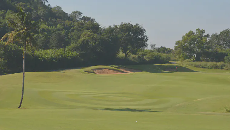 The par 4 first hole at Banyan Golf Club.