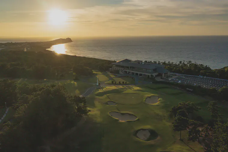 Sunset over the 18th green at Keya Golf Club in Fukuoka, Japan. Photo by Taku Miyamoto.